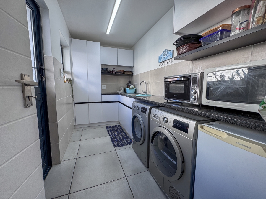 3 Bedroom Property for Sale in Sandy Point Western Cape